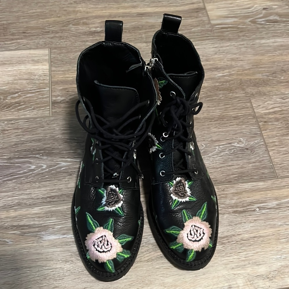 Excellent used condition Rebecca Minkoff floral combat boots 8.5